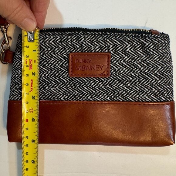 Funky Monkey Greta Wristlet Clutch Herringbone Faux Leather Tassel Zip Strap - Picture 7 of 9